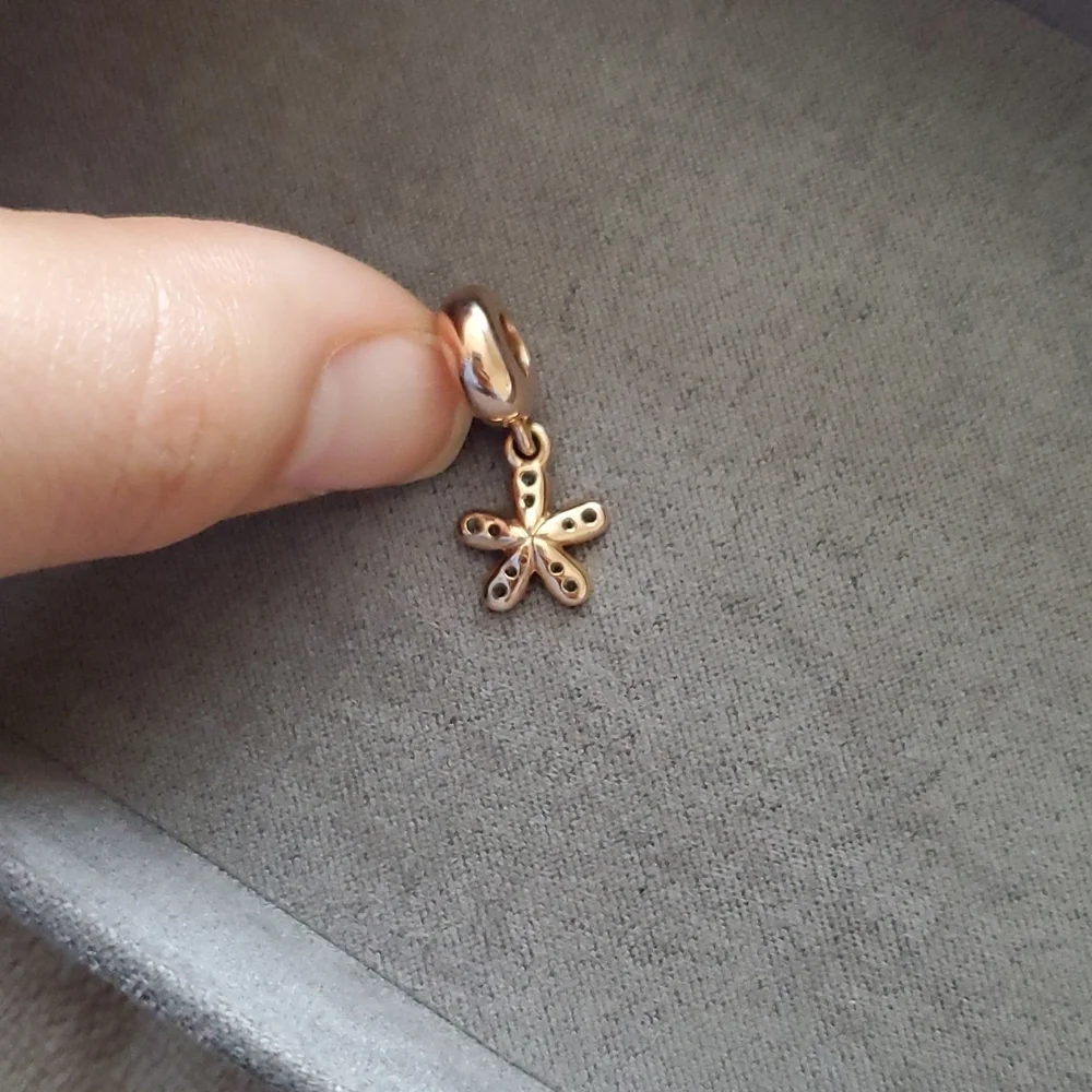 Pandora Dazzling Daisy dangle charm - Picture 4 of 6